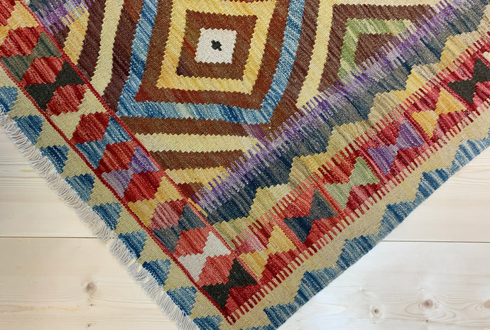 The Art of Weaving: Techniques Behind Kilim Rugs